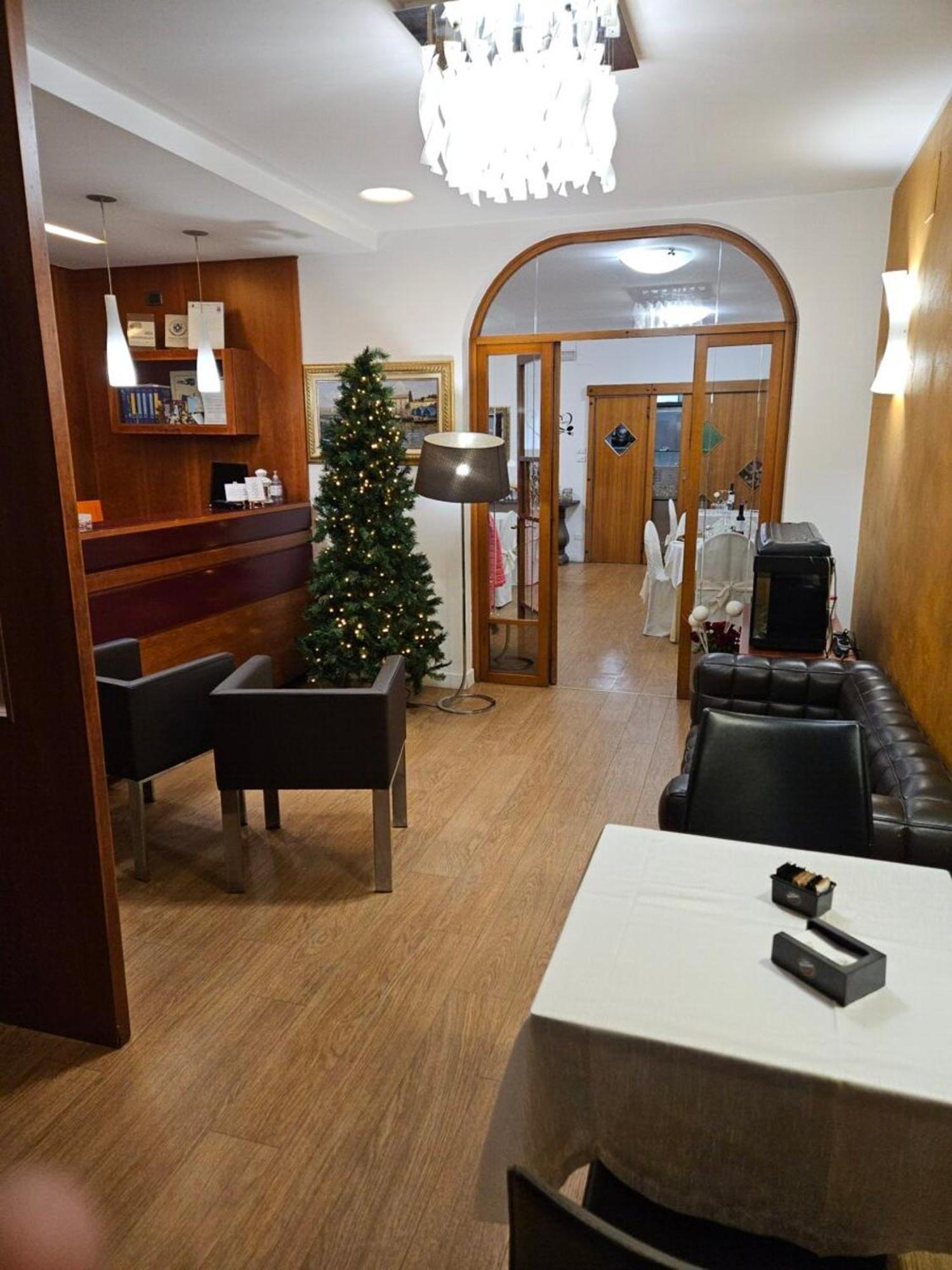 Hotel Mazzocchetti チッタ・サンタンジェロ エクステリア 写真