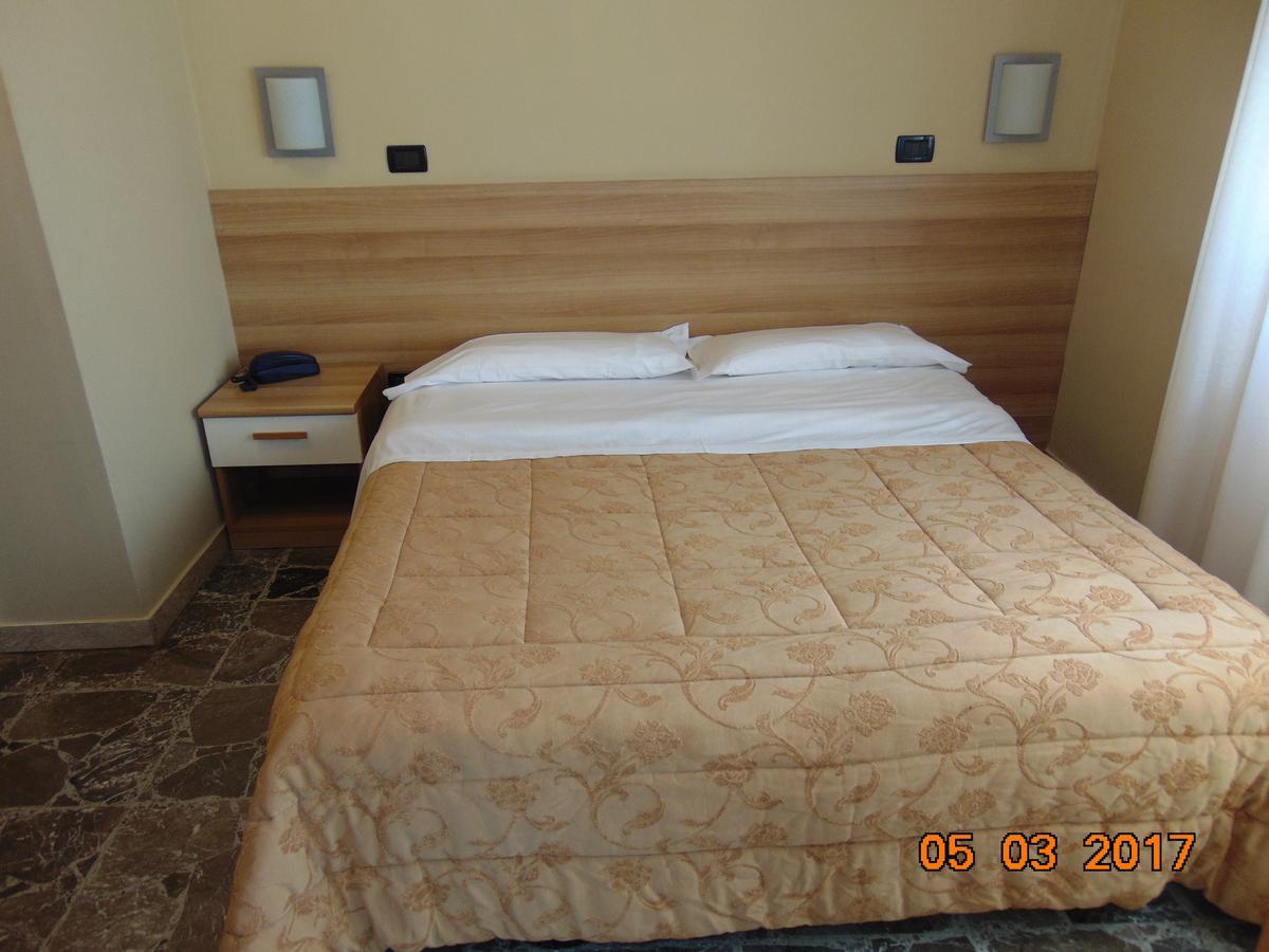 Hotel Mazzocchetti チッタ・サンタンジェロ エクステリア 写真